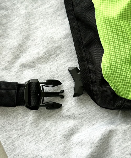 THE NORTH FACE（ザノースフェイス）の「国内未発売 THE NORTH FACE(ザ・ノースフェイス)/3WAY ポーチ スマホショルダー ショルダーバッグ クロスボディバッグ/BOZER CROSS BODY（ショルダーバッグ・レディース・ブラック/ブルー系その他/ライトグリーン・FREE）」の21枚目の写真