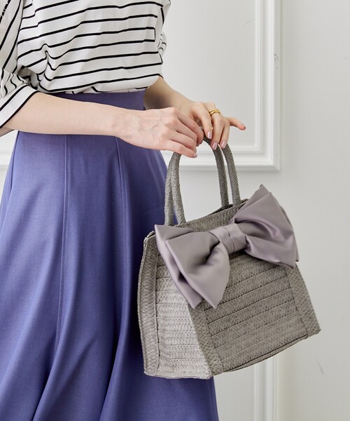 couture brooch（クチュールブローチ）の「◆【リボン好きのあなたに。】ビッグリボンペーパートートバッグ（トートバッグ・レディース・グレー/ナチュラル/ライトベージュ/サンドベージュ・00）」の11枚目の写真