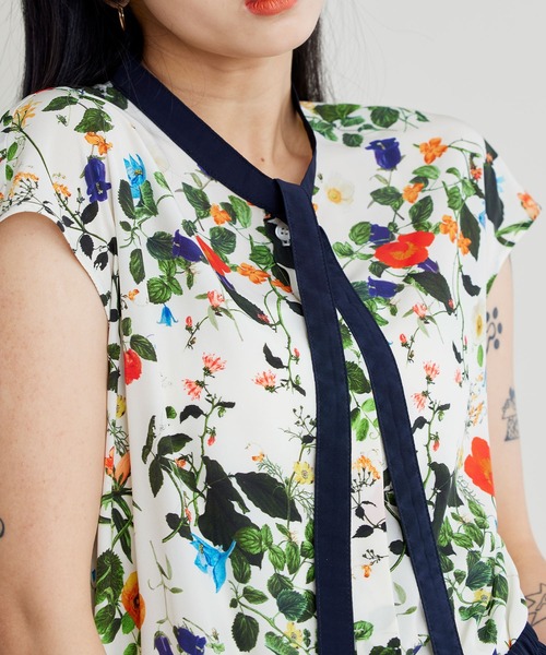 NOISE MAKER（ノイズメーカー）の「ボタニカル柄フレンチスリーブブラウス（シャツ/ブラウス・レディース・ブラック/オフホワイト・FREE）」の18枚目の写真