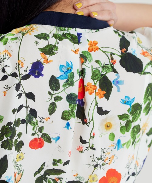NOISE MAKER（ノイズメーカー）の「ボタニカル柄フレンチスリーブブラウス（シャツ/ブラウス・レディース・ブラック/オフホワイト・FREE）」の11枚目の写真
