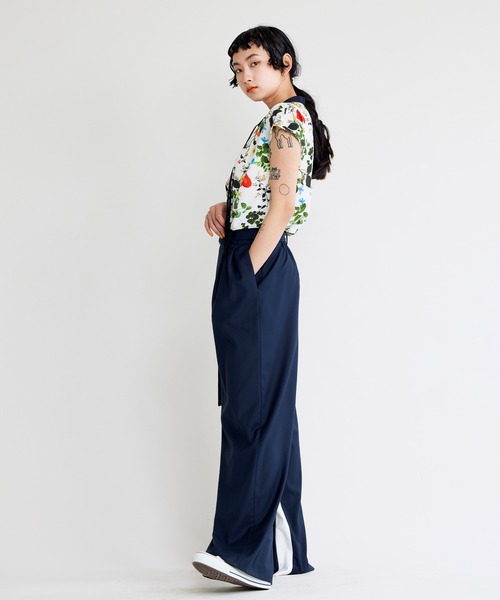 NOISE MAKER（ノイズメーカー）の「ボタニカル柄フレンチスリーブブラウス（シャツ/ブラウス・レディース・ブラック/オフホワイト・FREE）」の15枚目の写真