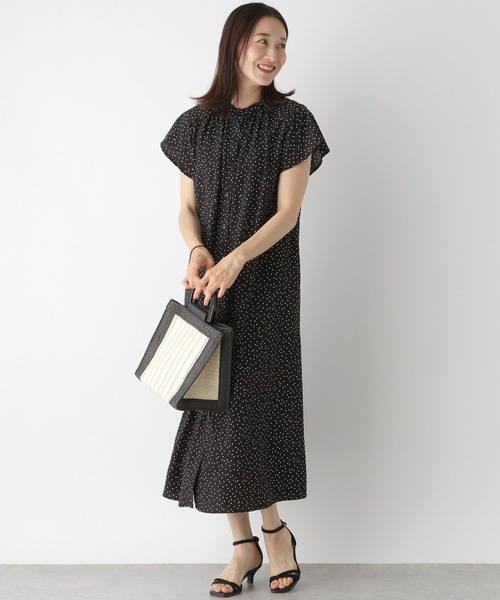 LEPSIM(レプシィム)の「ギャザーロングワンピース 285378(ワンピース・レディース・ネイビー/ドット/ブラウン・FREE)」の11枚目の写真