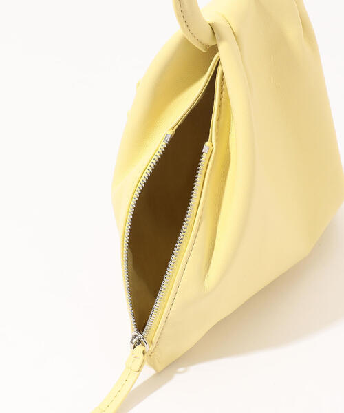 TOMORROWLAND （トゥモローランド）の「ADD CULUMN RIN-S ミニバッグ（ショルダーバッグ・レディース・ホワイト/ブラック/ダークブラウン/ライトイエロー・FREE）」の6枚目の写真