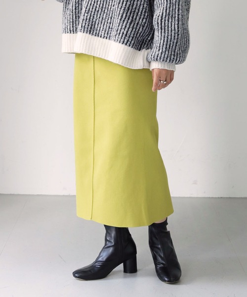 HER CLOSET（ハークローゼット）の「【shemoshelly】ダンボールニットタイトスカート　新色追加（スカート・レディース・ブラック/ネイビー/グリーン/マスタード/ピンクベージュ・M）」の4枚目の写真