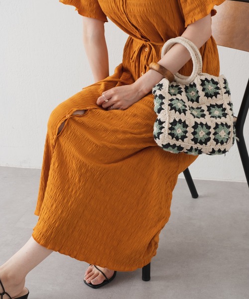 Kastane（カスタネ）の「【WEB限定カラーあり/低身長サイズあり】カットシャーリングワンピース（ワンピース・レディース・ブラック/オレンジ/ブルー/アイボリー・1/0）」の22枚目の写真