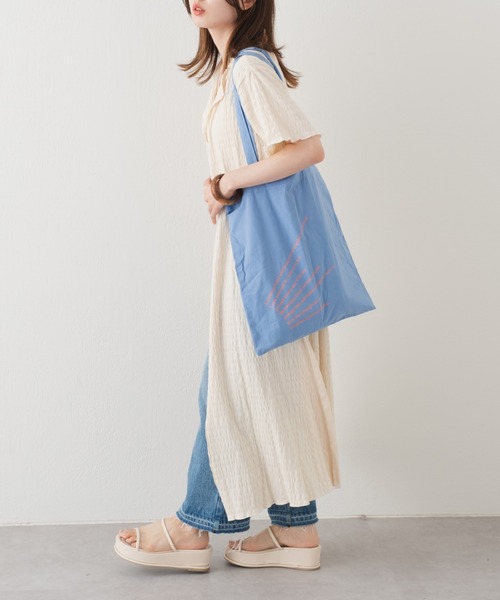 Kastane（カスタネ）の「【WEB限定カラーあり/低身長サイズあり】カットシャーリングワンピース（ワンピース・レディース・ブラック/オレンジ/ブルー/アイボリー・1/0）」の7枚目の写真