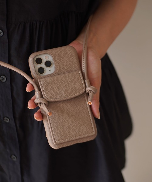 ammy.（エイミードット）の「【 ammy. / エイミードット 】 PU レザー ポケット ショルダーコード 付き  iPhoneケース  iPhoneカバー / 11 , 11pro , 12 , 12pro , 12mini 13 , 13pro , 14 , 14pro 対応（スマホケース/カバー・レディース・ベージュ/ブラック・F/E/B/D/C/A/H/G/I/J）」の9枚目の写真