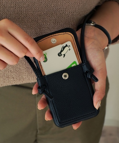 ammy.（エイミードット）の「【 ammy. / エイミードット 】 PU レザー ポケット ショルダーコード 付き  iPhoneケース  iPhoneカバー / 11 , 11pro , 12 , 12pro , 12mini 13 , 13pro , 14 , 14pro 対応（スマホケース/カバー・レディース・ベージュ/ブラック・F/E/B/D/C/A/H/G/I/J）」の6枚目の写真