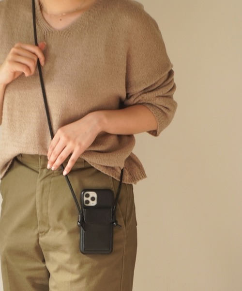 ammy.（エイミードット）の「【 ammy. / エイミードット 】 PU レザー ポケット ショルダーコード 付き  iPhoneケース  iPhoneカバー / 11 , 11pro , 12 , 12pro , 12mini 13 , 13pro , 14 , 14pro 対応（スマホケース/カバー・レディース・ベージュ/ブラック・F/E/B/D/C/A/H/G/I/J）」の4枚目の写真