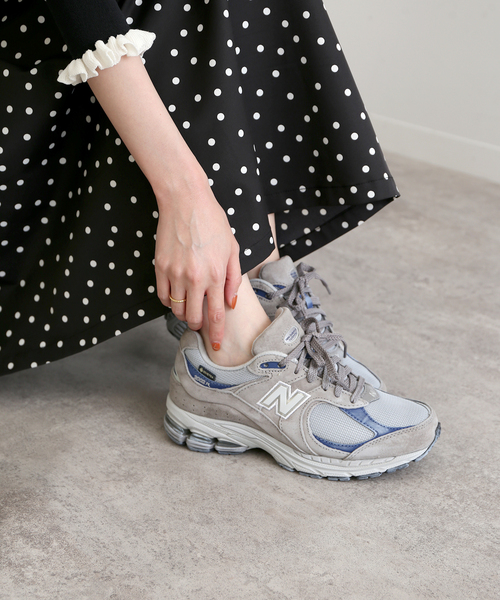 SLOBE IENA(スローブイエナ)の「【NEW BALANCE / ニューバランス】 M2002RX(スニーカー・レディース・ライトグレー・22.5cm/23cm/23.5cm/24cm/24.5cm)」の4枚目の写真
