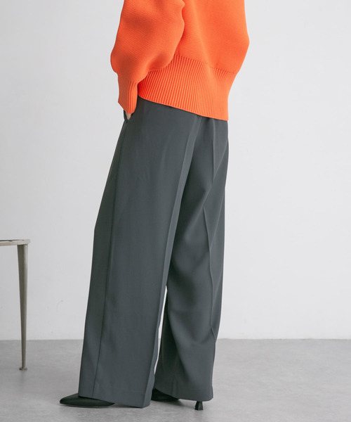 KBF（ケイビーエフ）の「ワンタックスラックスパンツ（その他パンツ・レディース・ベージュ/ブラック/グレー・ONE）」の3枚目の写真