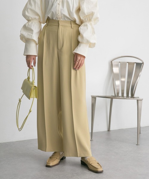 KBF（ケイビーエフ）の「ワンタックスラックスパンツ（その他パンツ・レディース・ベージュ/ブラック/グレー・ONE）」の4枚目の写真