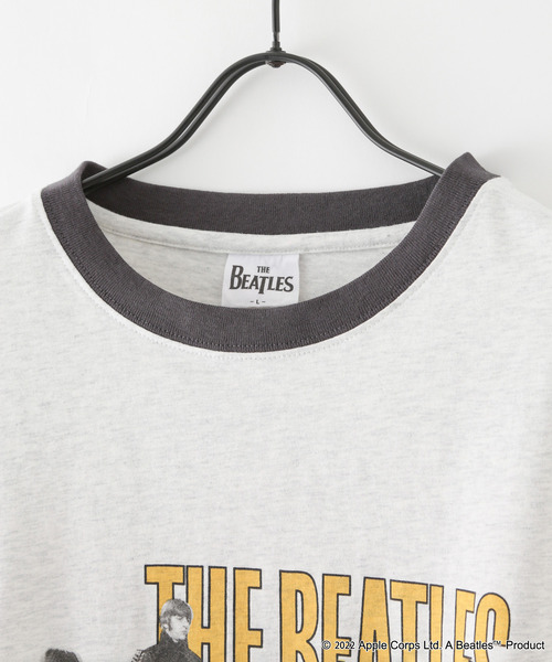 The Beatles(ザビートルズ)の「【THE BEATLES/ザ・ビートルズ 】袖配色 ビッグシルエット フォトプリント ロンT ツアーT バンドT ロックT 古着 60年代 70年代 80年代(Tシャツ/カットソー・メンズ・グレー/チャコールグレー/オフホワイト・MEDIUM/LARGE)」の6枚目の写真