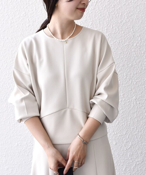 SHIPS(シップス)の「*〈手洗い可能〉ジョーゼット バックギャザー ドルマンプルオーバー◆(Tシャツ/カットソー・レディース・ブラック/ベージュ/オフホワイト/ブルー・ONE SIZE)」の22枚目の写真