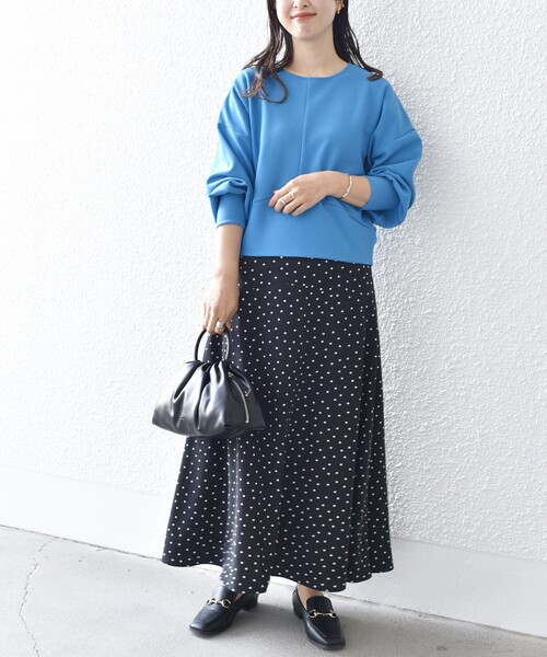 SHIPS(シップス)の「*〈手洗い可能〉ジョーゼット バックギャザー ドルマンプルオーバー◆(Tシャツ/カットソー・レディース・ブラック/ベージュ/オフホワイト/ブルー・ONE SIZE)」の17枚目の写真