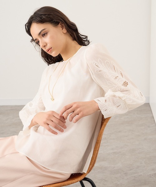 ANAYI(アナイ)の「ラミーコットンローン袖刺繍ブラウス(シャツ/ブラウス・レディース・カーキ/ホワイト/ブラック/サンドベージュ・38/36)」の20枚目の写真