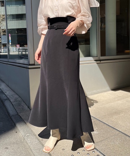 one after another NICE CLAUP（ワンアフターアナザーナイスクラップ）の「ハイウエストサイドスリットスカート　2023SS（スカート・レディース・ブラック/アイボリー/ベージュ系/ピンク・SMALL/MEDIUM）」の3枚目の写真