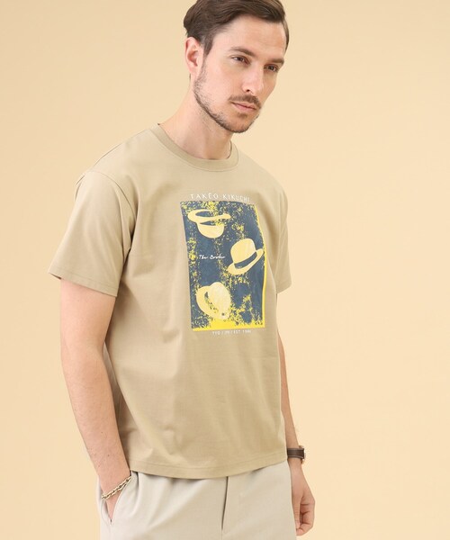 TAKEO KIKUCHI(タケオキクチ)の「◆【Sサイズ~】ボーラーハット プリント Tシャツ(Tシャツ/カットソー・メンズ・ブラック/ホワイト/サンドベージュ・01/02/03/04)」の1枚目の写真