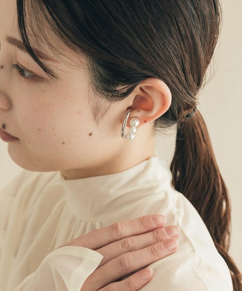SMELLY（スメリー）の「パールナラビメタルカーブイヤリング（イヤリング・レディース・シルバー系その他・-）」の9枚目の写真