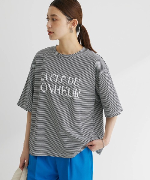 Green Parks(グリーンパークス)の「半袖ボーダーロゴTEE(Tシャツ/カットソー・レディース・ライトグリーン/ブラウン/ブラック・FREE)」の1枚目の写真