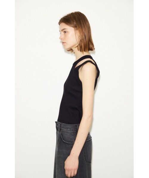 THROW by SLY(スローバイスライ)の「THROW OPEN ARM RIB TOPS オープン アーム リブ トップス カッティング カットトップス 肌見せ アシンメトリー(Tシャツ/カットソー・レディース・ライトイエロー/ホワイト/ブラック・FREE)」の15枚目の写真