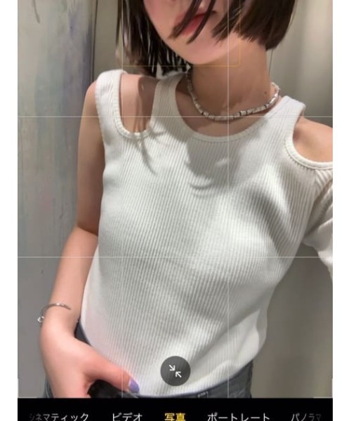 THROW by SLY(スローバイスライ)の「THROW OPEN ARM RIB TOPS オープン アーム リブ トップス カッティング カットトップス 肌見せ アシンメトリー(Tシャツ/カットソー・レディース・ライトイエロー/ホワイト/ブラック・FREE)」の17枚目の写真