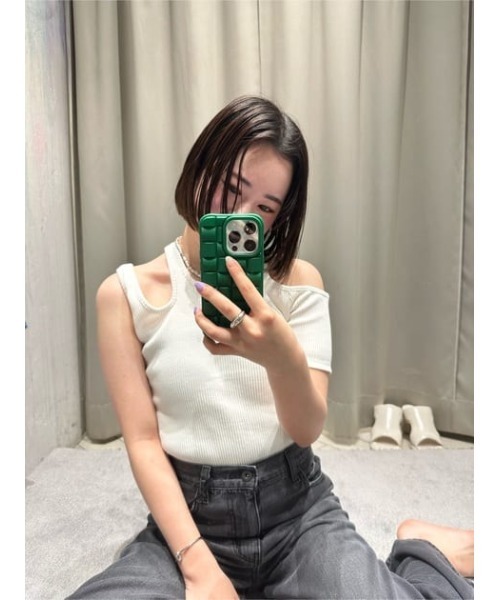 THROW by SLY(スローバイスライ)の「THROW OPEN ARM RIB TOPS オープン アーム リブ トップス カッティング カットトップス 肌見せ アシンメトリー(Tシャツ/カットソー・レディース・ライトイエロー/ホワイト/ブラック・FREE)」の19枚目の写真