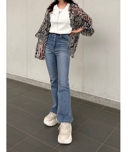 THROW by SLY(スローバイスライ)の「THROW OPEN ARM RIB TOPS オープン アーム リブ トップス カッティング カットトップス 肌見せ アシンメトリー(Tシャツ/カットソー・レディース・ライトイエロー/ホワイト/ブラック・FREE)」の16枚目の写真