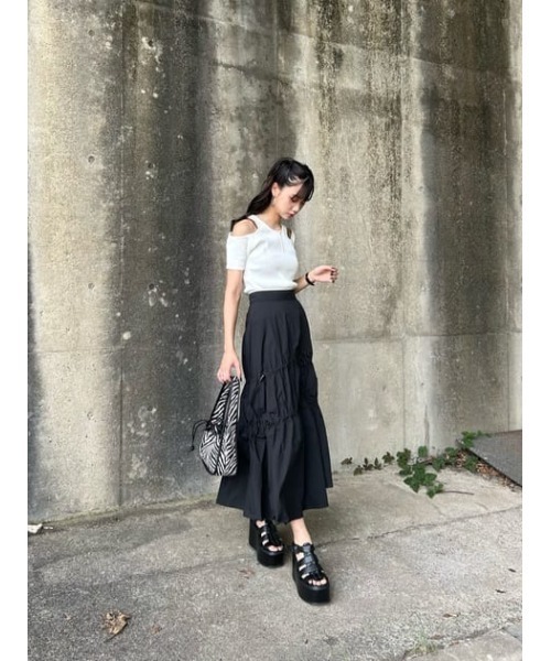 THROW by SLY(スローバイスライ)の「THROW OPEN ARM RIB TOPS オープン アーム リブ トップス カッティング カットトップス 肌見せ アシンメトリー(Tシャツ/カットソー・レディース・ライトイエロー/ホワイト/ブラック・FREE)」の18枚目の写真
