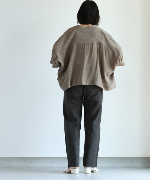 cepo（セポ）の「バンドカラー ドルマンスリーブシャツ（シャツ/ブラウス・レディース・ベージュ/オフホワイト/モカ/ブラウン・M）」の11枚目の写真