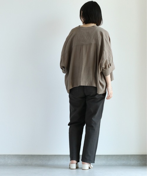 cepo（セポ）の「バンドカラー ドルマンスリーブシャツ（シャツ/ブラウス・レディース・ベージュ/オフホワイト/モカ/ブラウン・M）」の12枚目の写真