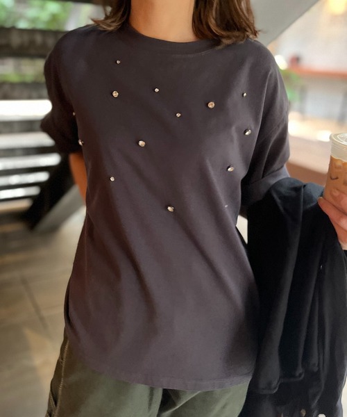 mi via loca(ミヴィアロカ)の「ビジュー付きTシャツ(Tシャツ/カットソー・レディース・ベージュ/スミクロ/カーキ・FREE)」の20枚目の写真