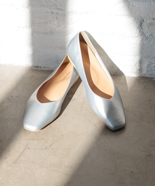 GLOBAL WORK（グローバルワーク）の「らくっション撥水フィットパンプス/961224（パンプス・レディース・ベージュ系その他2/ベージュ系その他/ブラック系その他/グレー/アイボリー/ブラック/その他/シルバー/ホワイト系その他・X-LARGE/MEDIUM/SMALL/LARGE）」の8枚目の写真