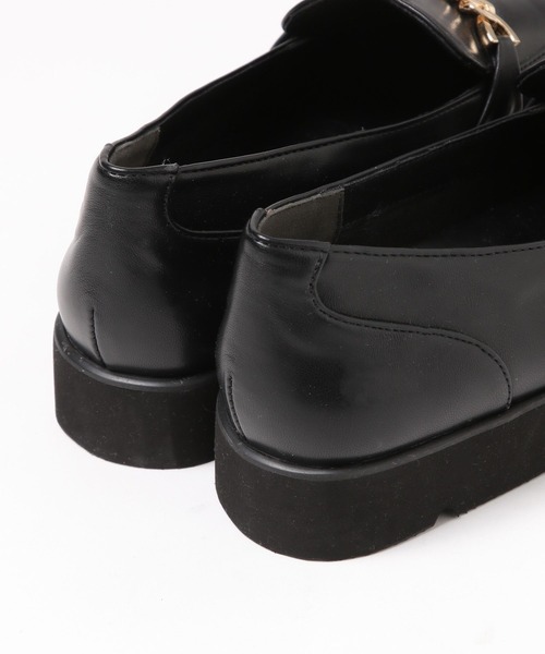 Elura（エルーラ）の「ふかふかFIT厚底ローファー（ローファー・レディース・ブラック/アイボリー・MEDIUM/LARGE）」の7枚目の写真