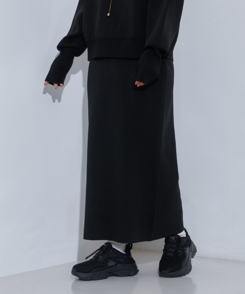 NOMINE（ノミネ）の「【セットアップ対応可】ラメプレーティングリバーシブルペンシルスカート（スカート・レディース・ブラック系その他/ベージュ/ブラウン/ネイビー/レッド/ブラック/ブラウン系その他・フリー）」の2枚目の写真