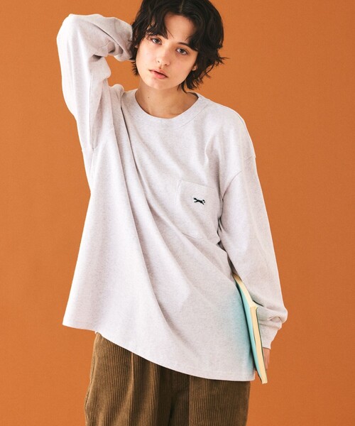 TOWNCRAFT(タウンクラフト)の「TOWN CRAFT/タウンクラフト 別注 ワンポイントクルーネック ロングスリーブ ポケットTシャツ(Tシャツ/カットソー・メンズ・アッシュグレー/ホワイト/ブラック/グリーン・SMALL/MEDIUM/LARGE)」の3枚目の写真