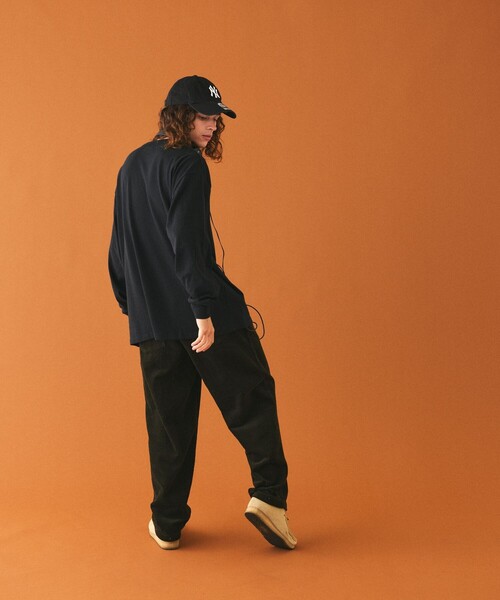 TOWNCRAFT(タウンクラフト)の「TOWN CRAFT/タウンクラフト 別注 ワンポイントクルーネック ロングスリーブ ポケットTシャツ(Tシャツ/カットソー・メンズ・アッシュグレー/ホワイト/ブラック/グリーン・SMALL/MEDIUM/LARGE)」の5枚目の写真