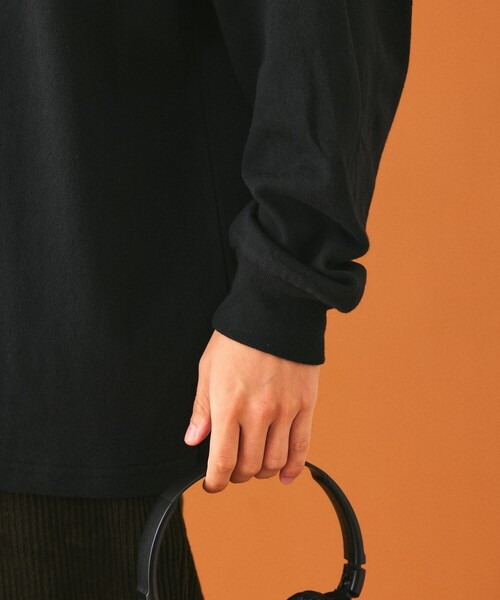 TOWNCRAFT(タウンクラフト)の「TOWN CRAFT/タウンクラフト 別注 ワンポイントクルーネック ロングスリーブ ポケットTシャツ(Tシャツ/カットソー・メンズ・アッシュグレー/ホワイト/ブラック/グリーン・SMALL/MEDIUM/LARGE)」の8枚目の写真