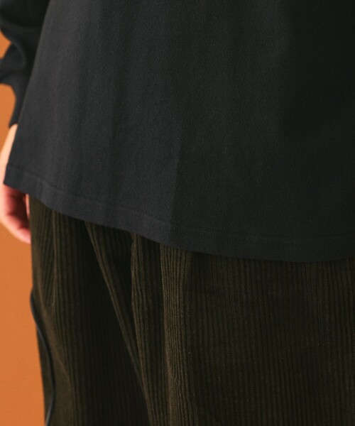 TOWNCRAFT(タウンクラフト)の「TOWN CRAFT/タウンクラフト 別注 ワンポイントクルーネック ロングスリーブ ポケットTシャツ(Tシャツ/カットソー・メンズ・アッシュグレー/ホワイト/ブラック/グリーン・SMALL/MEDIUM/LARGE)」の9枚目の写真