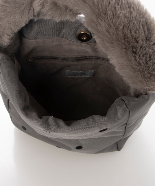 cache cache(カシュ カシュ)の「カシュカシュ cachecache / エコファーワンハンドルドット刺繍トート(トートバッグ・レディース・ブラック/ベージュ/グレー・FREE)」の5枚目の写真