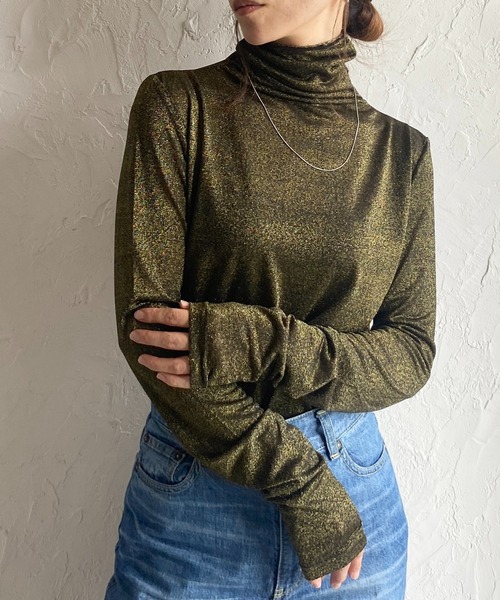 She's Closet(シーズクローゼット)の「メロウハイネック長袖グリッターラメトップス(Tシャツ/カットソー・レディース・ブラック×ゴールド/ピンク/グリーン/グレー×ホワイト/ライトベージュ/ブラック×シルバー/グリーン系その他・FREE)」の3枚目の写真