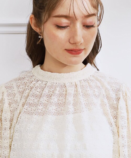 couture brooch（クチュールブローチ）の「◆モールレース前後2wayブラウス（シャツ/ブラウス・レディース・アイボリー・38/42）」の6枚目の写真