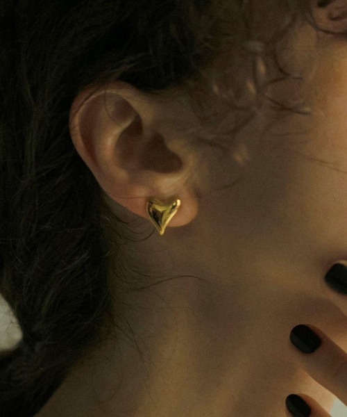 LAPUIS(ラピュイ)の「【LAPUIS】coil heart アシンメトリー コイルハート ピアス 233-220101(ピアス(両耳用)・レディース・マルチ/ゴールド/シルバー・FREE)」の3枚目の写真