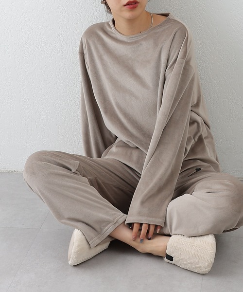 COLONY 2139(コロニートゥーワンスリーナイン)の「ベロア風パジャマ(ルームウェア/パジャマ・レディース・ネイビー/ダークグレー/グレイッシュベージュ・FREE)」の1枚目の写真