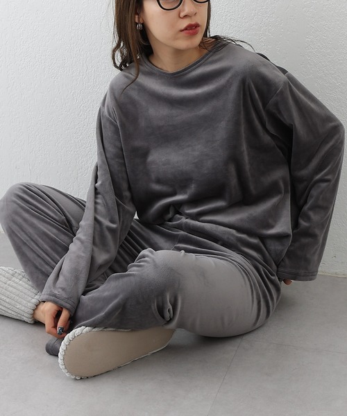 COLONY 2139(コロニートゥーワンスリーナイン)の「ベロア風パジャマ(ルームウェア/パジャマ・レディース・ネイビー/ダークグレー/グレイッシュベージュ・FREE)」の2枚目の写真