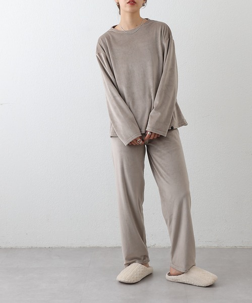 COLONY 2139(コロニートゥーワンスリーナイン)の「ベロア風パジャマ(ルームウェア/パジャマ・レディース・ネイビー/ダークグレー/グレイッシュベージュ・FREE)」の13枚目の写真