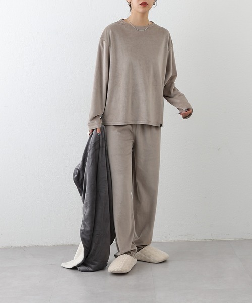 COLONY 2139(コロニートゥーワンスリーナイン)の「ベロア風パジャマ(ルームウェア/パジャマ・レディース・ネイビー/ダークグレー/グレイッシュベージュ・FREE)」の17枚目の写真