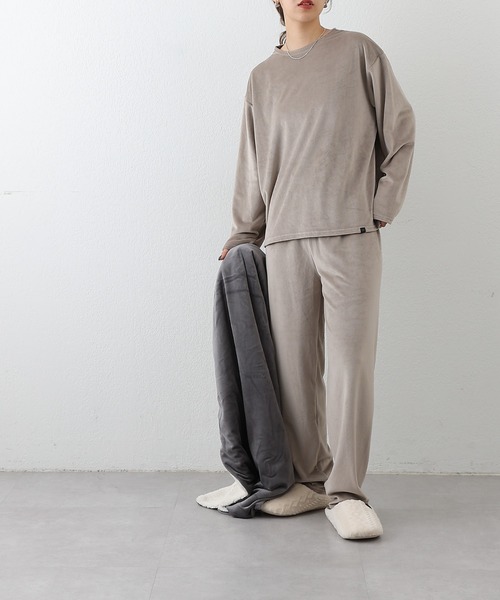 COLONY 2139(コロニートゥーワンスリーナイン)の「ベロア風パジャマ(ルームウェア/パジャマ・レディース・ネイビー/ダークグレー/グレイッシュベージュ・FREE)」の18枚目の写真