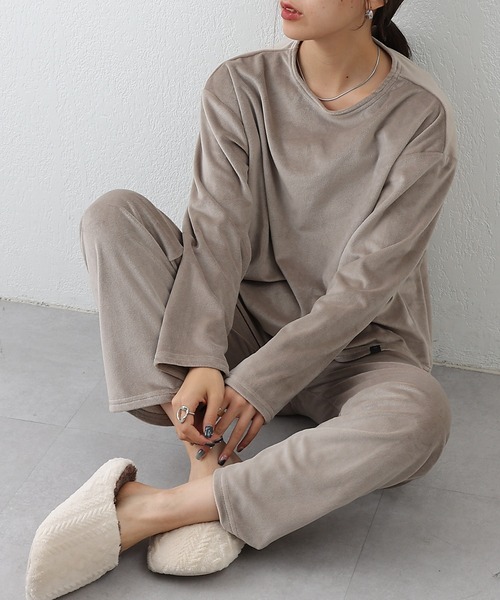 COLONY 2139(コロニートゥーワンスリーナイン)の「ベロア風パジャマ(ルームウェア/パジャマ・レディース・ネイビー/ダークグレー/グレイッシュベージュ・FREE)」の20枚目の写真