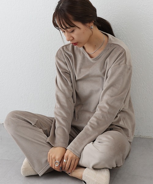 COLONY 2139(コロニートゥーワンスリーナイン)の「ベロア風パジャマ(ルームウェア/パジャマ・レディース・ネイビー/ダークグレー/グレイッシュベージュ・FREE)」の21枚目の写真